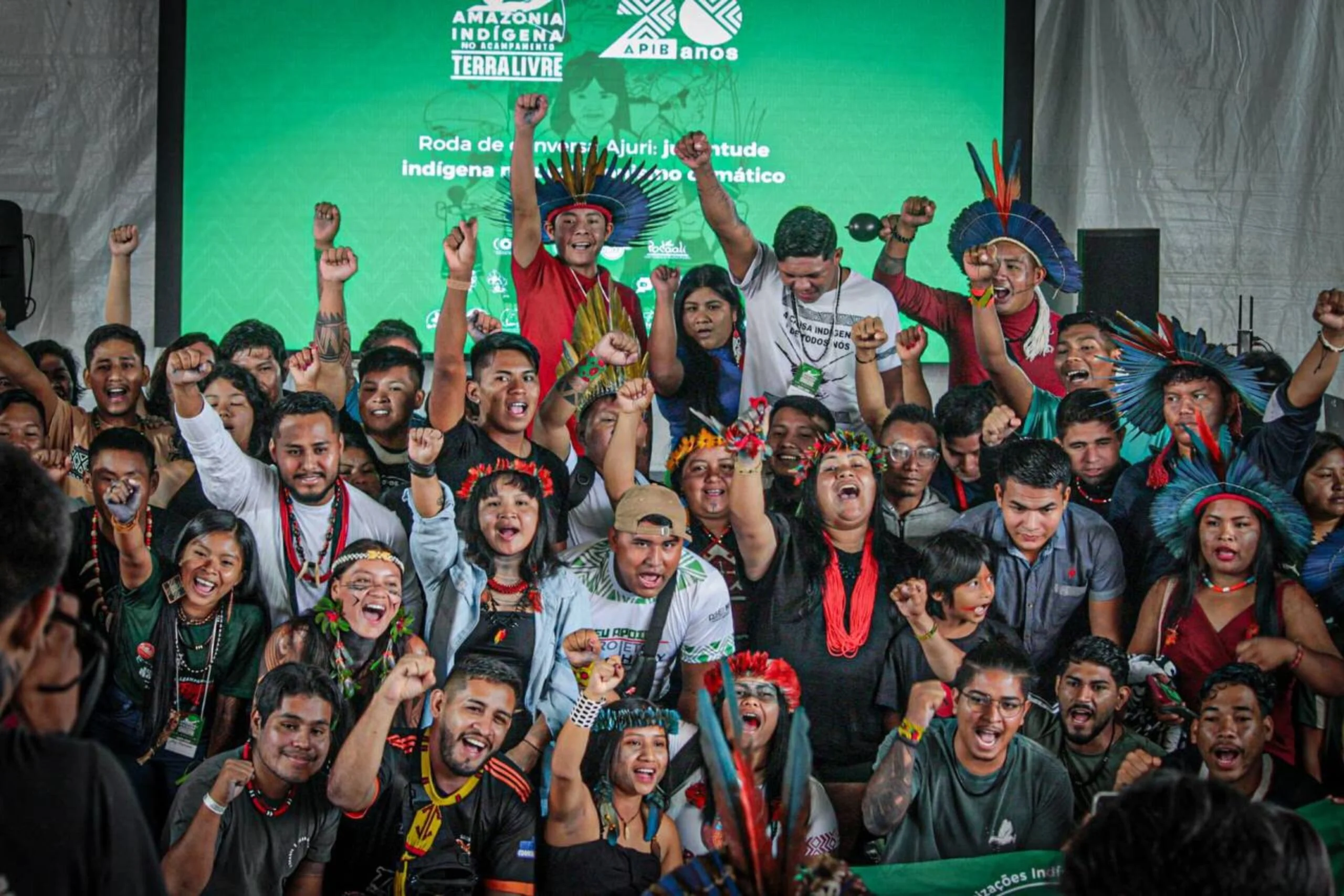 Foto oficial do Painel Ajuri – Juventude Indígena no Protagonismo Climático – Ronaldo Tapirapé – Tenda Coiab – ATL 2025 – Brasília – DF