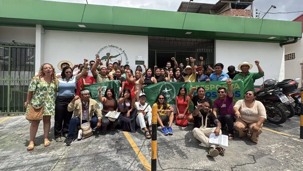 Flotilha Coiab recepciona membros da Flotilha Yaku Mama em visita à sede antes da viagem rumo à COP30 em Belém